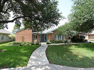 2727 Whispering Trail Cir, Pantego, TX 76013