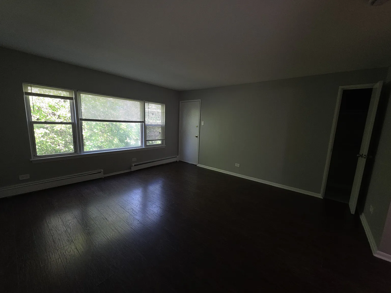 1 bed, 1.0 bath, $1,050 — Photo 2
