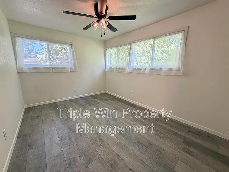 8301 Pepperidge Dr — Photo 16