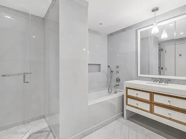 212 Warren Street image 8 of 21