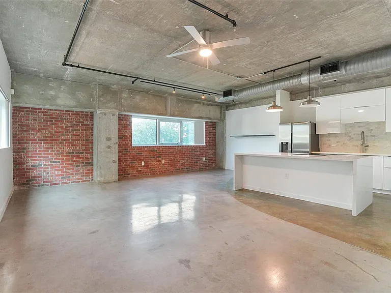 2000 Bagby St #2401 — Photo 21