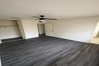 3rd image of 3914 W Maryland Ave
