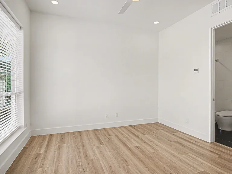 2217 N Fitzhugh Ave #206 — Photo 23