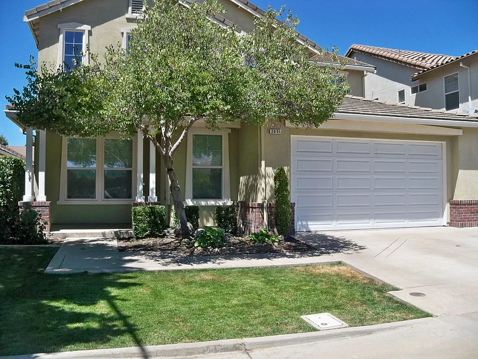 2801 Amir Dr