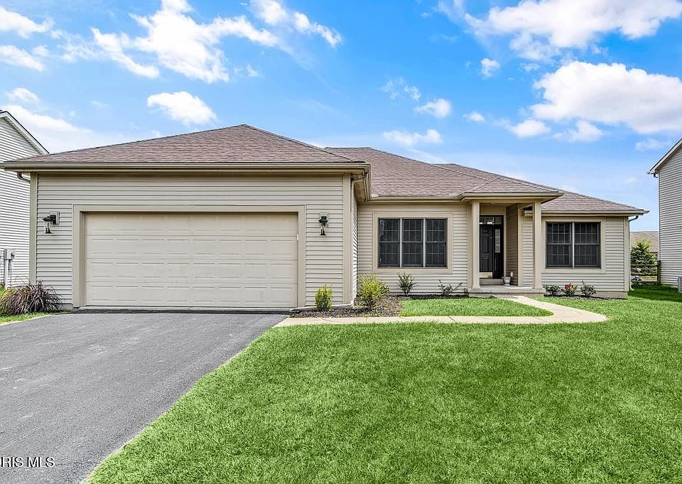 1st image of 26618 Woodmont Dr