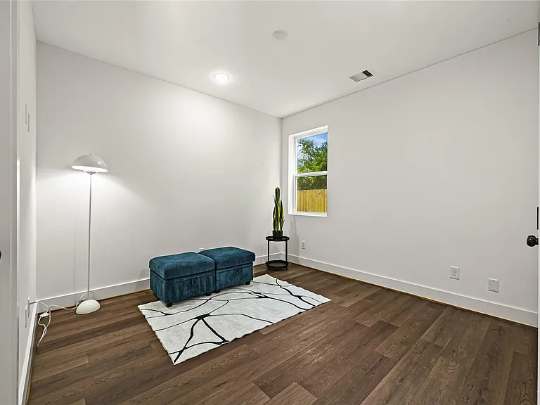 6530 Goldspier St — Photo 5