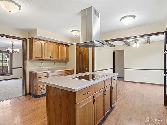 4th image of 1081 Cedar Creek Cir