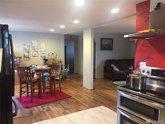 5th image of 3702 Norton Ave