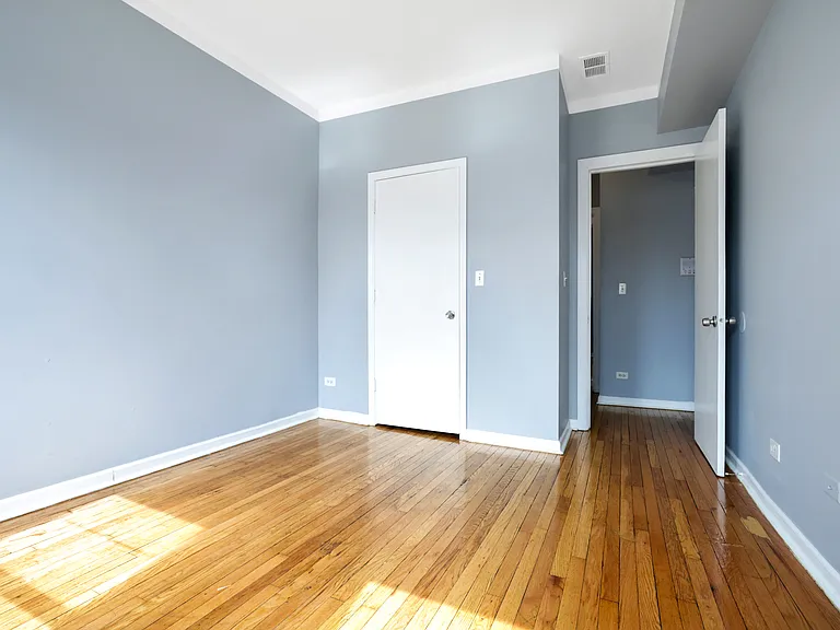 7255 S Calumet Ave — Photo 7
