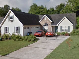 1042 Harbins Pass Dr, Dacula, GA 30019