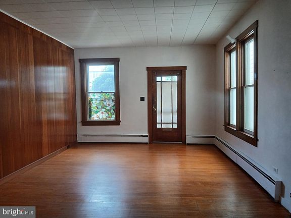 2nd image of 120 Shaw Ave