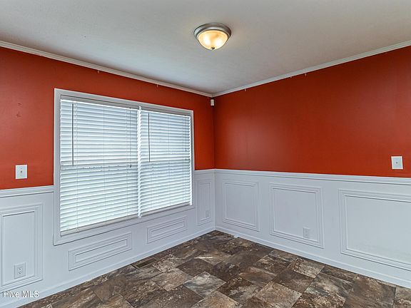5th image of 1931 Hinnant Road NW