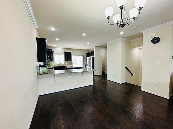4th image of 7425 Saint Margarets Blvd