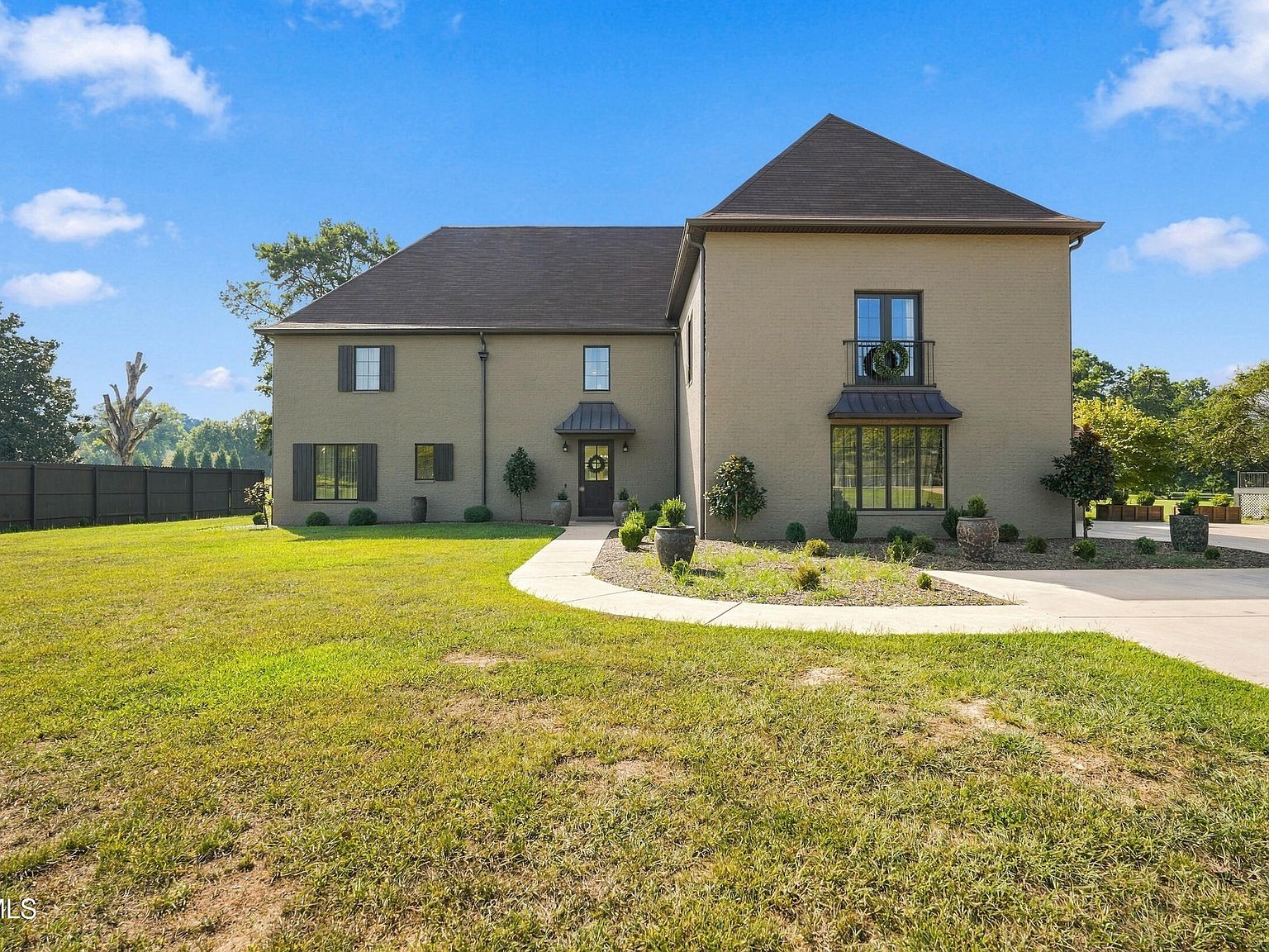 2333 Pendragon Rd — Ridgefields Country Club