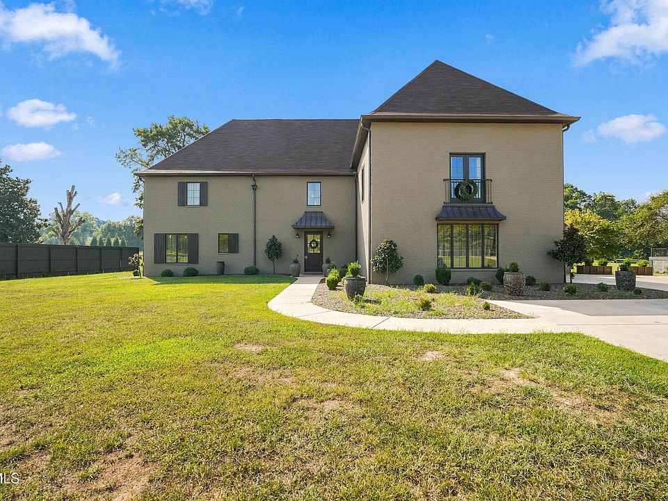 1st image of 2333 Pendragon Rd