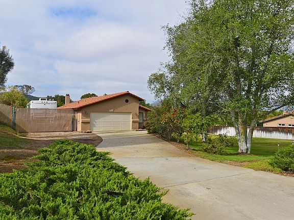 2nd image of 25907 Bellemore Dr