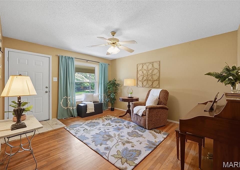 7435 Foxtrail Dr, Hazelwood, MO 63042 | Zillow