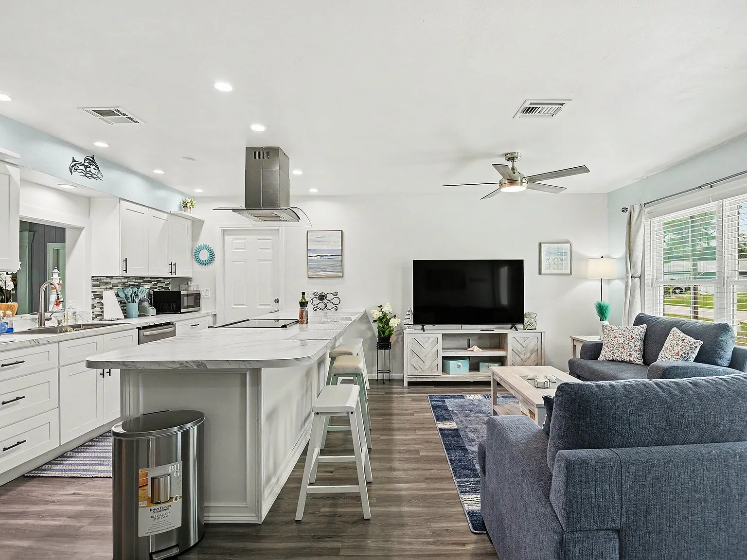 2 bed, 1325 sqft, $2,600 — Photo 3