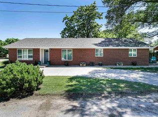 736 N Douglas St, Kingman, KS 67068