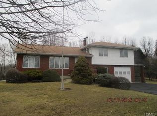 76 Ferdls Rd, Walden, NY 12586