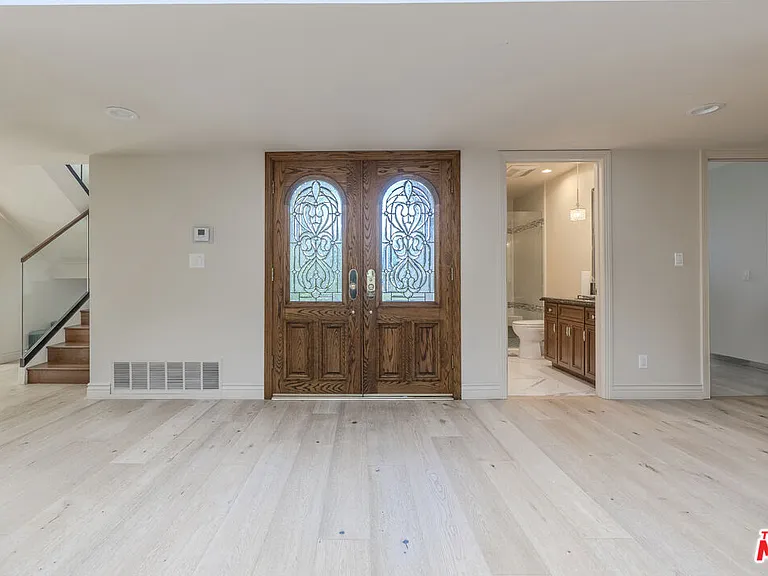 2637 Angelo Dr — Photo 5