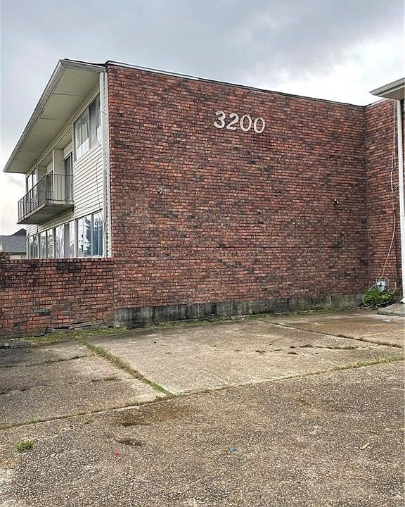 1st image of 3200 Belmont Pl #B