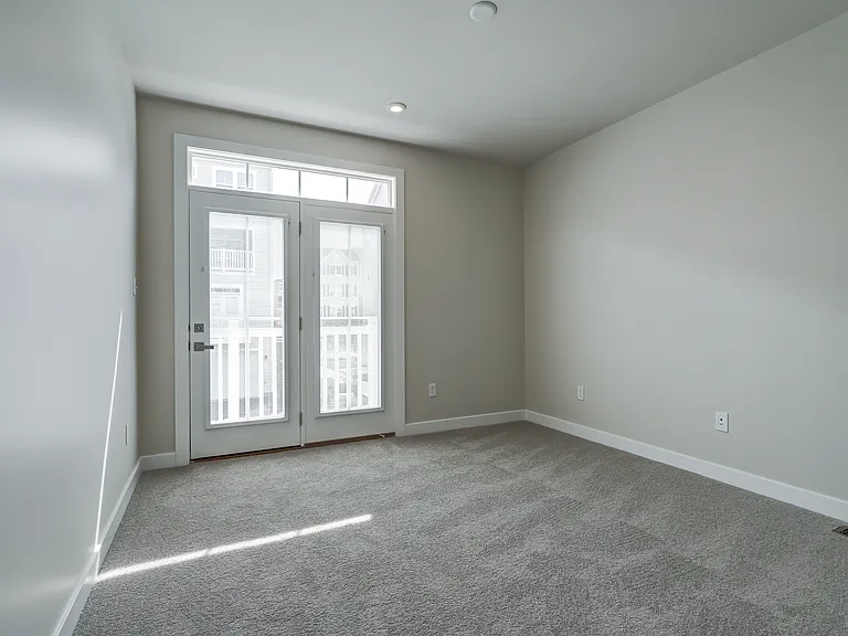 12129 Calgary Loop — Photo 33