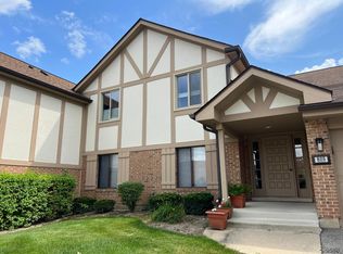 825 Thornton Ct #1A, Schaumburg, IL 60193