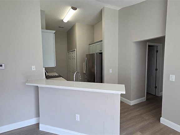 5th image of 510 Blackbird Ln Unit B