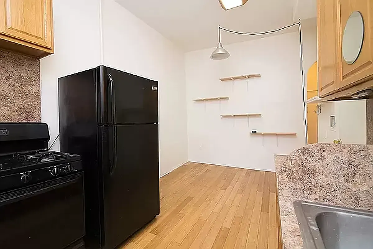 119 Taaffe Place — Photo 2