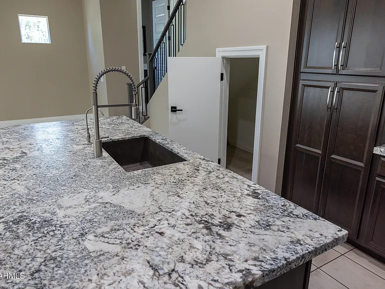 2462 E Lovebird Ln — Photo 12