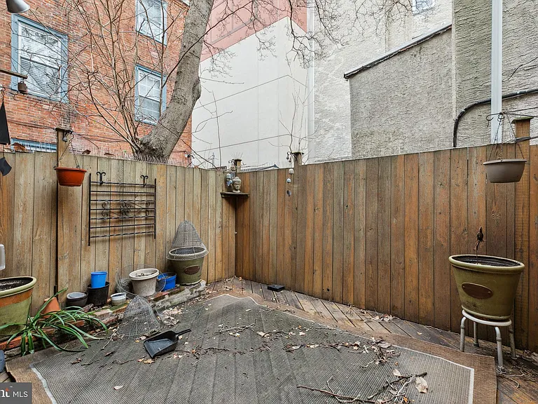 423 S Carlisle St — Photo 31