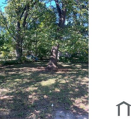 3rd image of 28444 Parkwood St