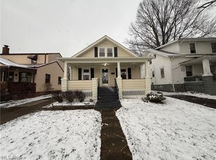 12403 Park Knoll Dr, Garfield Heights, OH 44125