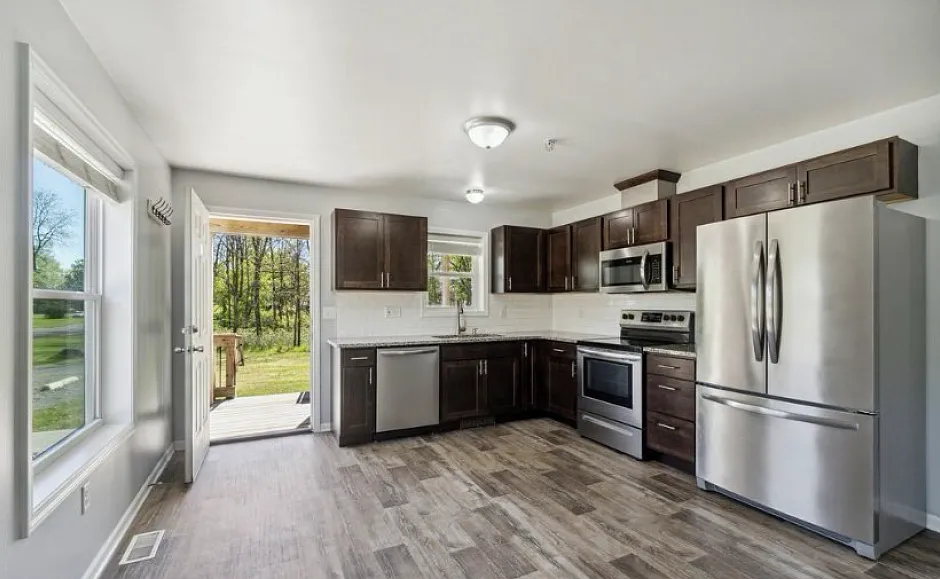 2 bed, 900 sqft, $1,100 — Photo 2