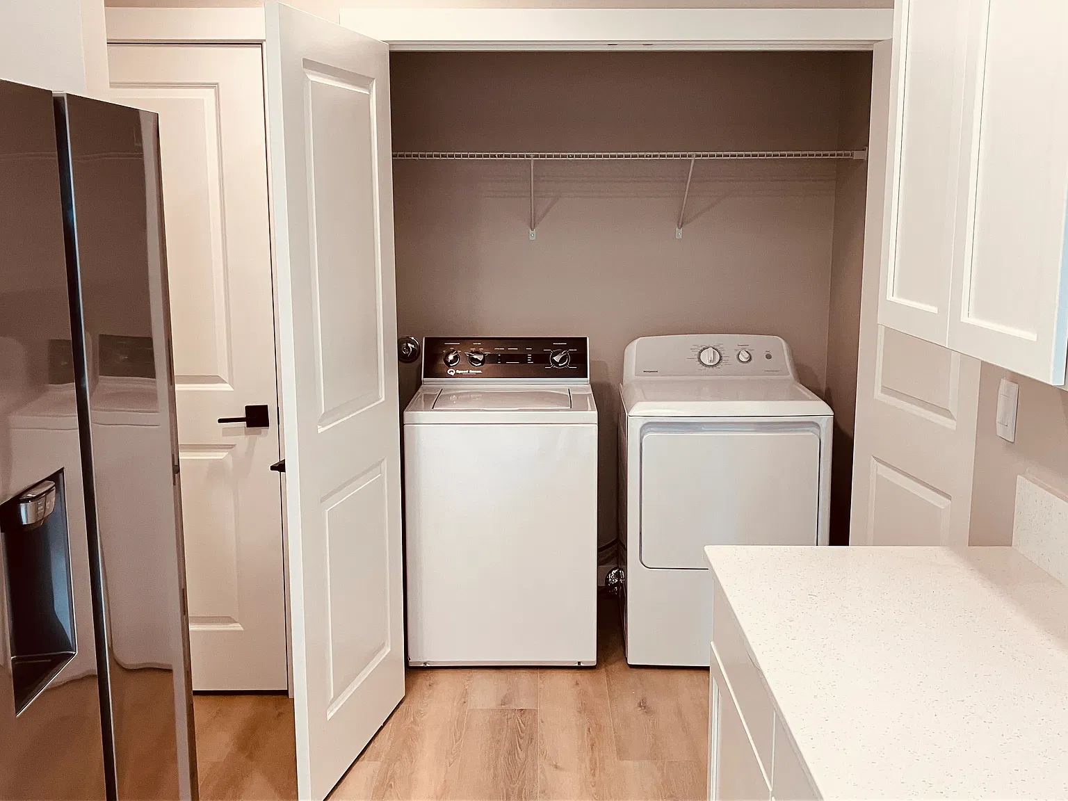3 bed, 1000 sqft, $3,000 — Photo 4