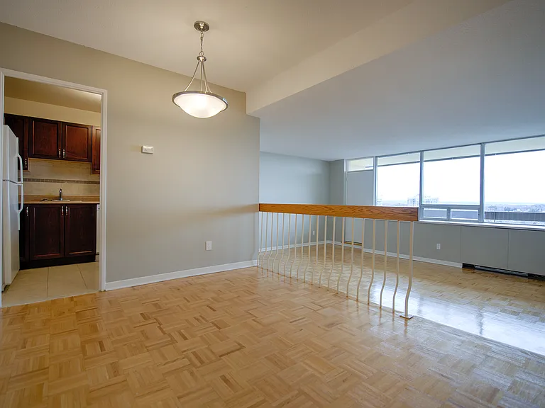 211 Wurtemburg St — Photo 23
