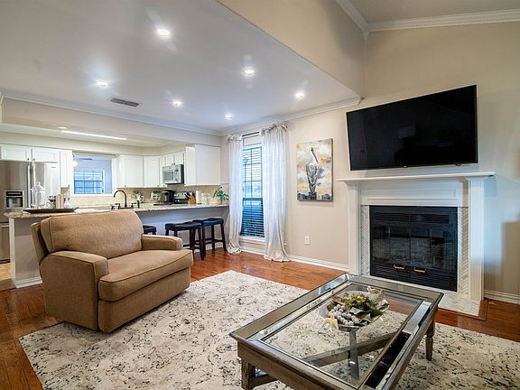 3rd image of 3634 Greenacres Dr #224