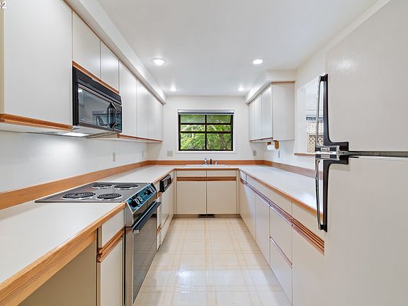 3rd image of 8206 NE 34th St
