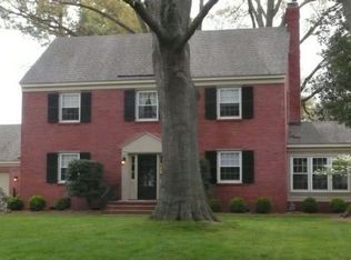 10 Gary Rd, Newport News, VA 23601