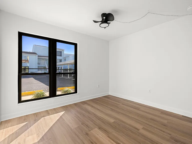 1 Windrush Blvd #19 — Photo 28