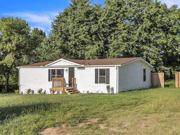 3rd image of 408 Clear Dawn Dr