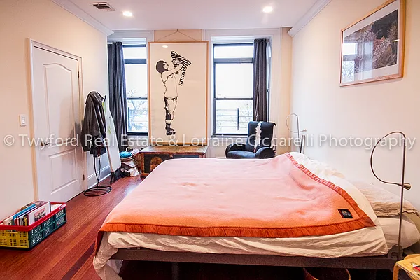 Rented by Twyford Real Estate | media 28