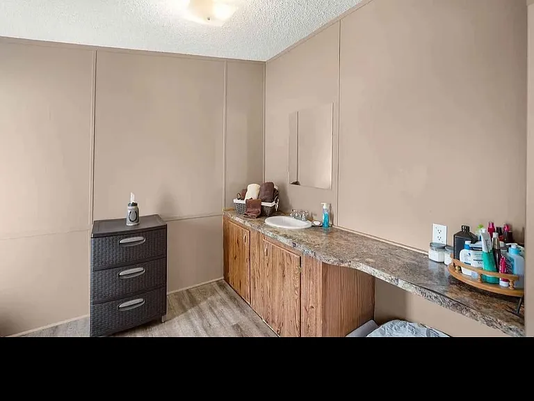 4823 Drake Rd — Photo 22