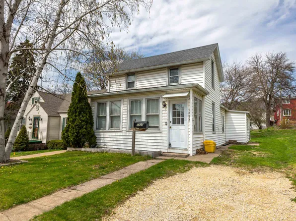 1825 Bennett St, Dubuque, IA 52001