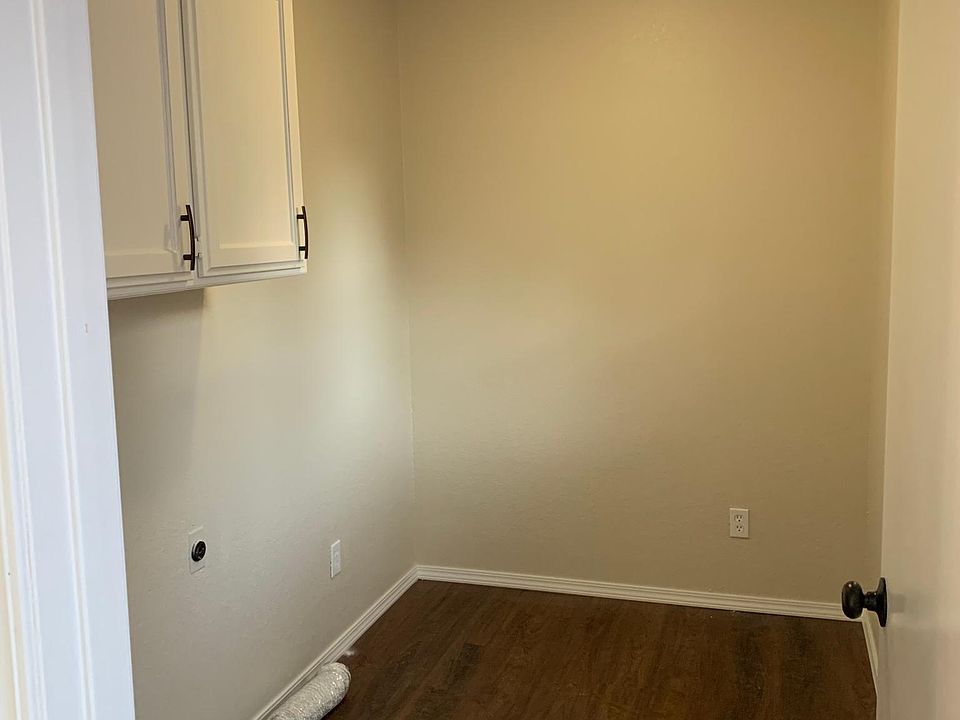 1st image of 3508 W Wood St #1