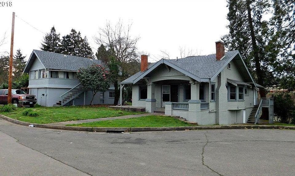1st image of 618 SE Flint St