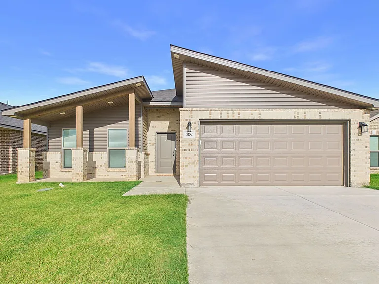 3102 Swenson St — Photo 1
