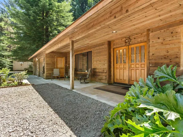 220 Fern Ln, Crescent City, CA 95531