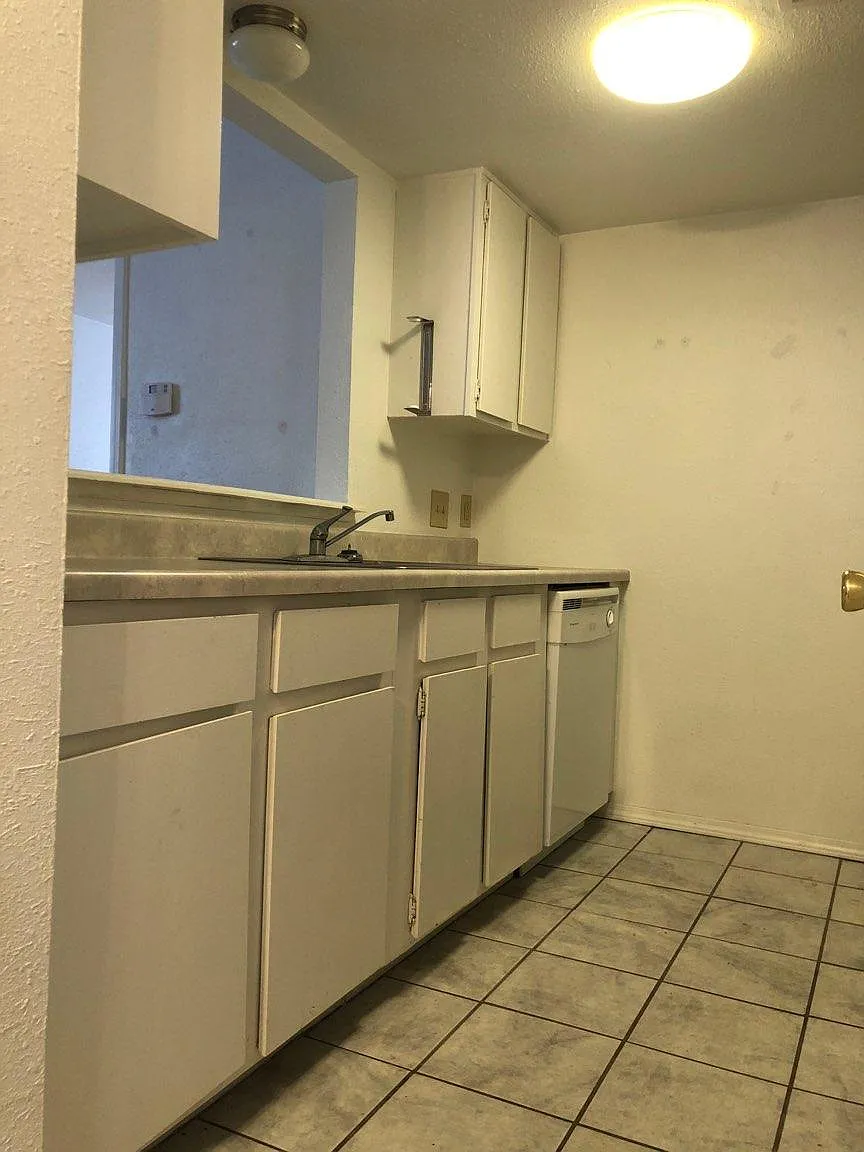 1 bed, 840 sqft, $950 — Photo 3